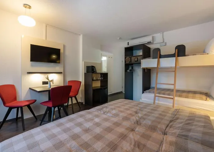 Derby - Self Check-in إنترلاكن