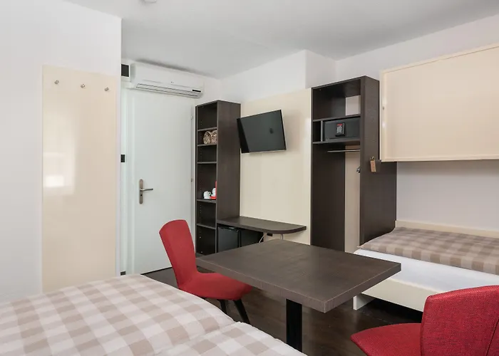 Derby - Self Check-in 3*