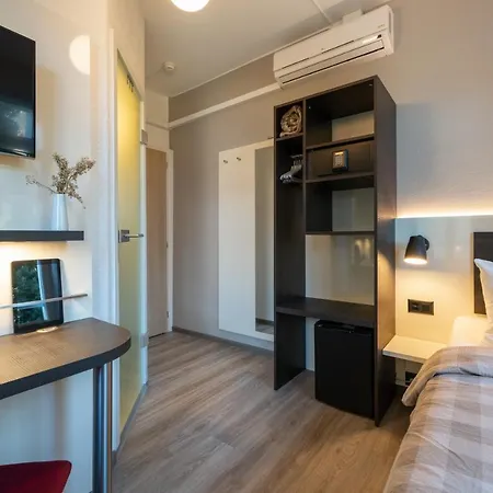 Hotel Derby - Self Check-in Entrelagos