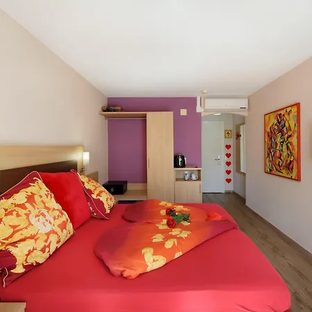 Hotel Derby - Self Check-in Entrelagos