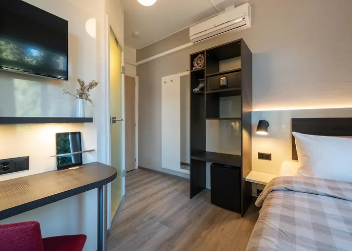 Hotel Derby - Self Check-in Entrelagos