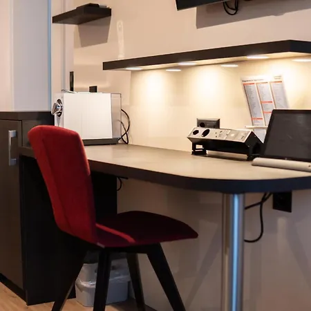 Derby - Self Check-in 3* إنترلاكن